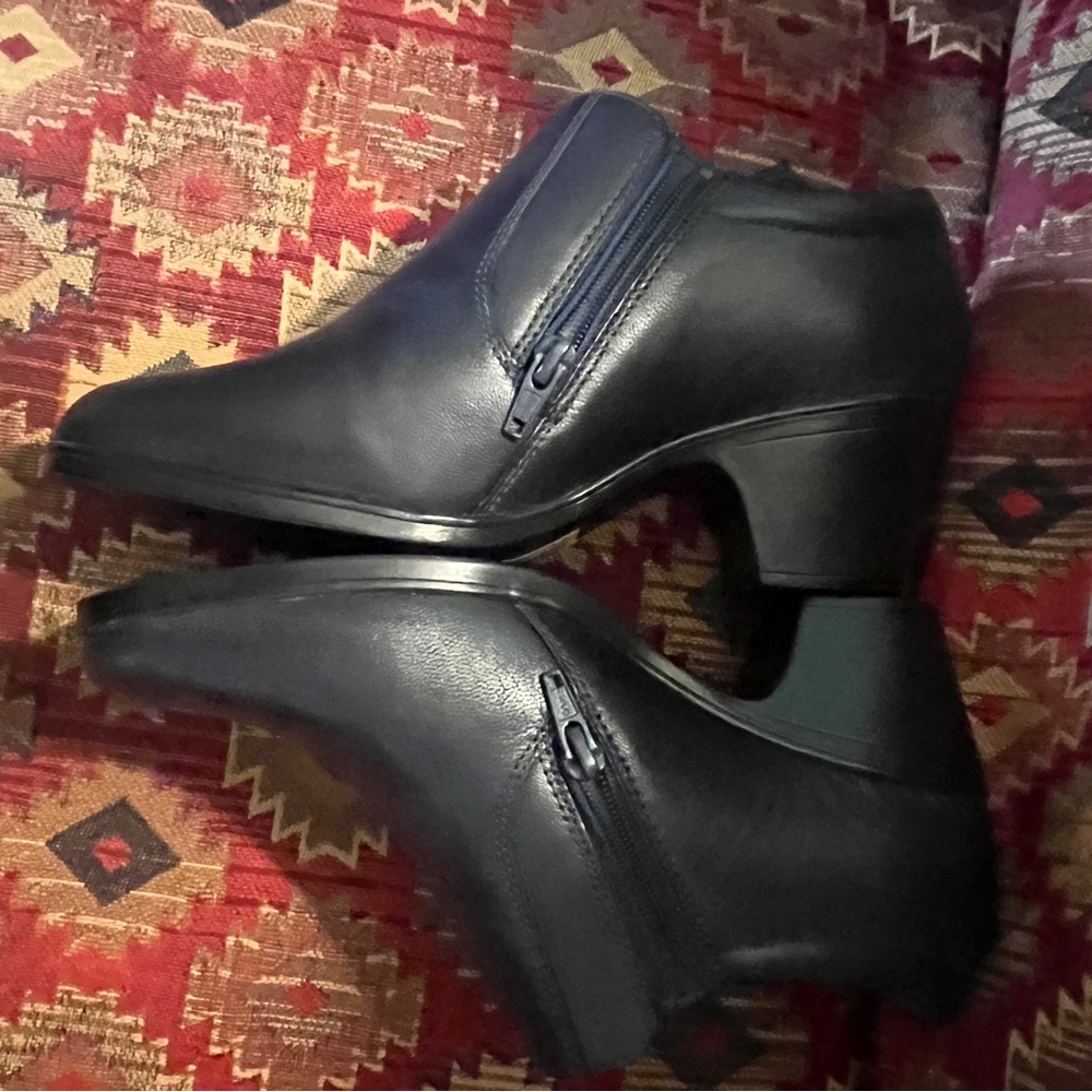 Low boots, black, Clark's, size 8